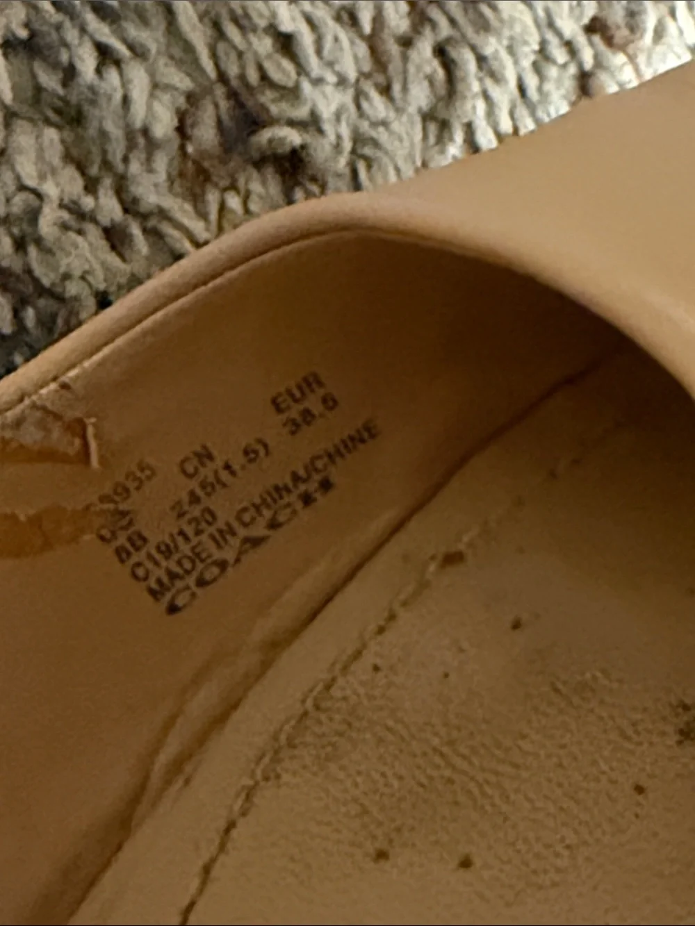 Coach Tan Nude Cream Pointed-Toe Gold Stud Trim Pumps Size 8